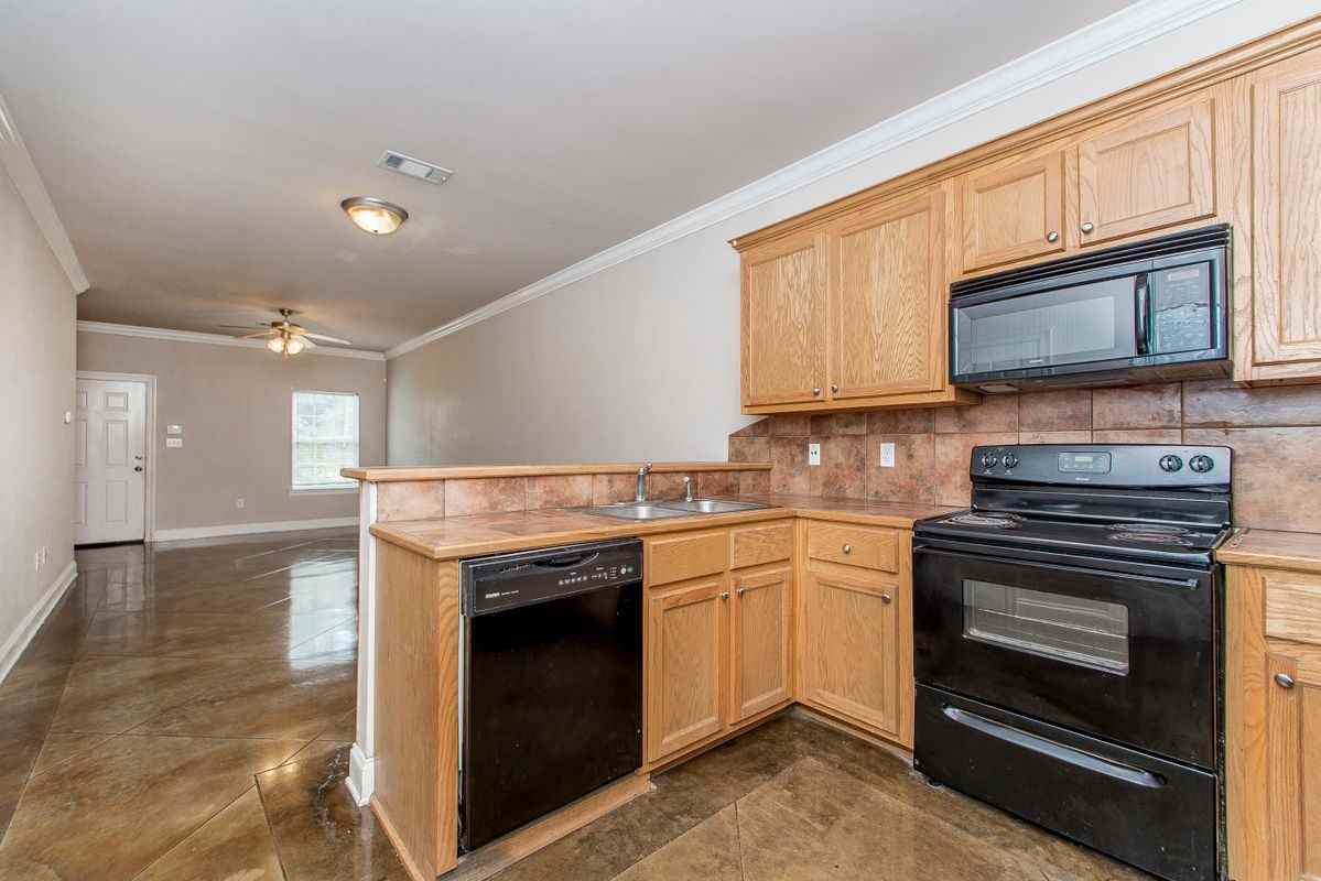 14529 Honeysuckle St ##206 - Photo 3 of 9