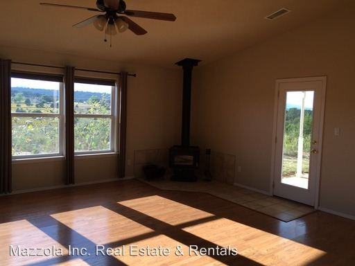 8 Frost Ct - Photo 3 of 18