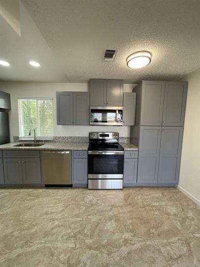 205 North Mariposa Street - Photo 2 of 8