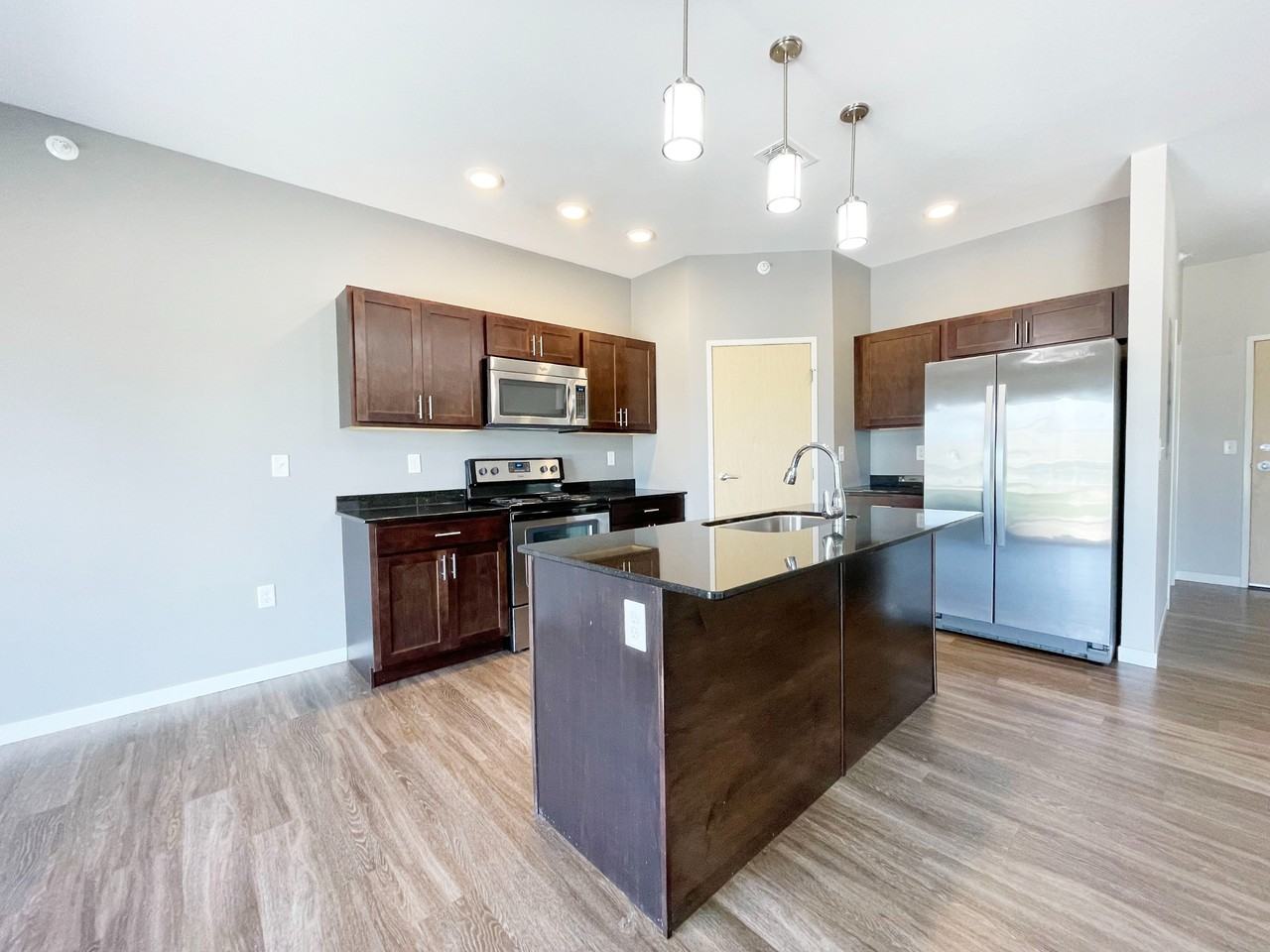 Coulee Ridge Apartments and Twin Homes - Photo 5 of 20