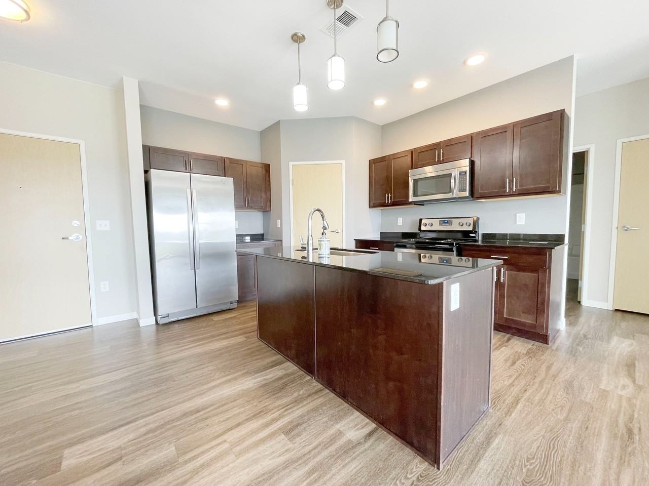 Coulee Ridge Apartments and Twin Homes - Photo 7 of 20