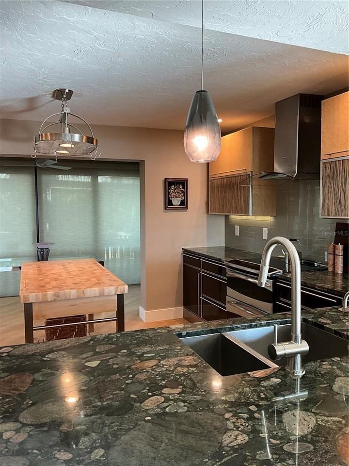 1323 Landings Dr #12 - Photo 4 of 50