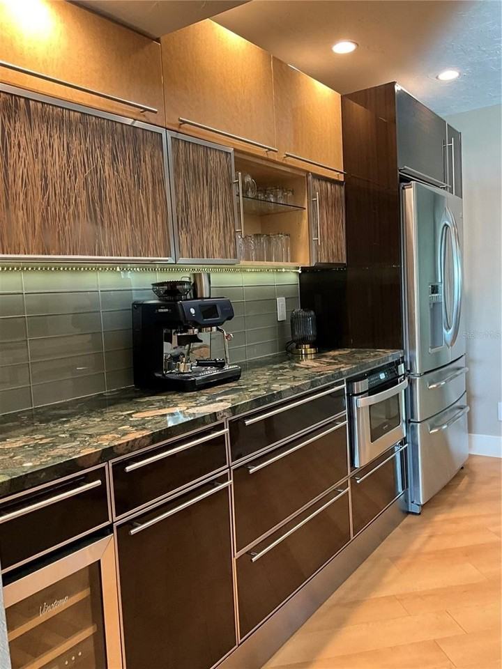 1323 Landings Dr #12 - Photo 5 of 50