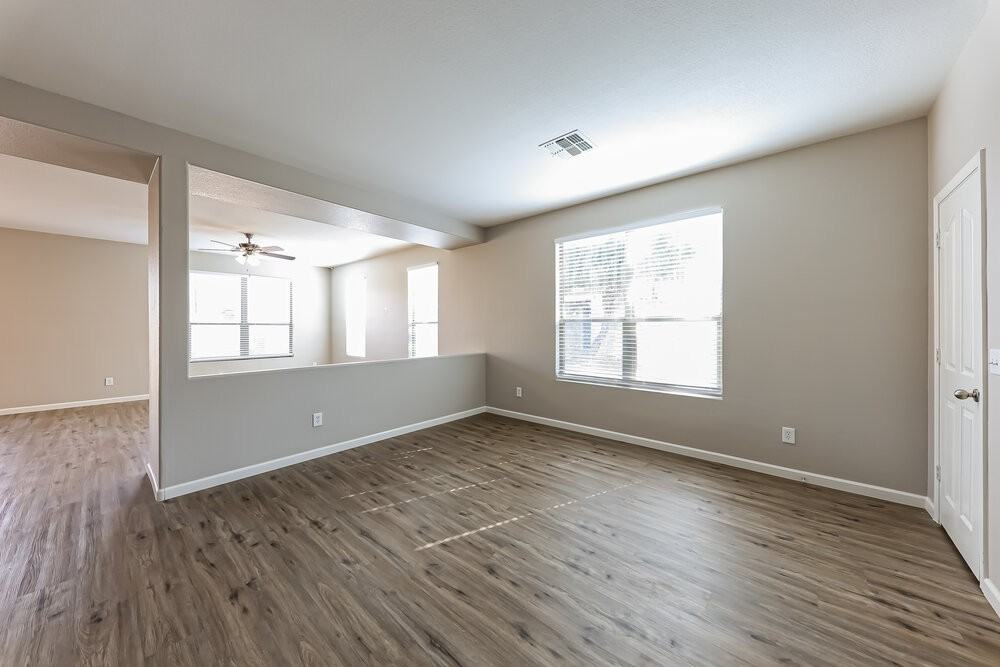 16921 W Marconi Ave - Photo 4 of 17