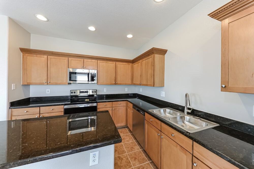 16921 W Marconi Ave - Photo 7 of 17