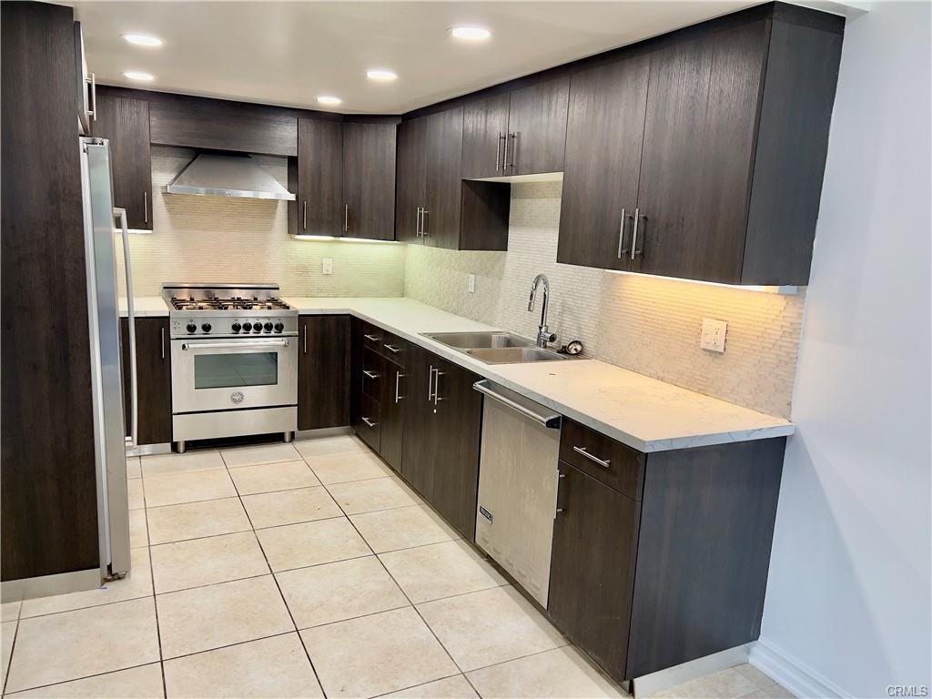 504 Playa - Photo 2 of 8