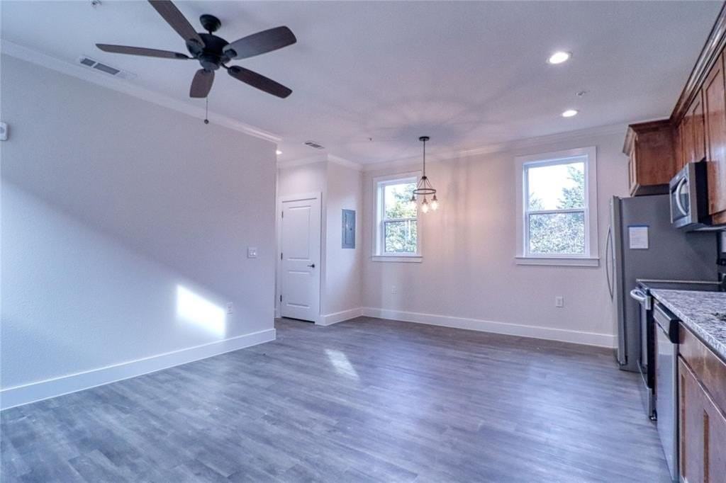 525 George Hopper Rd #210 - Photo 3 of 20