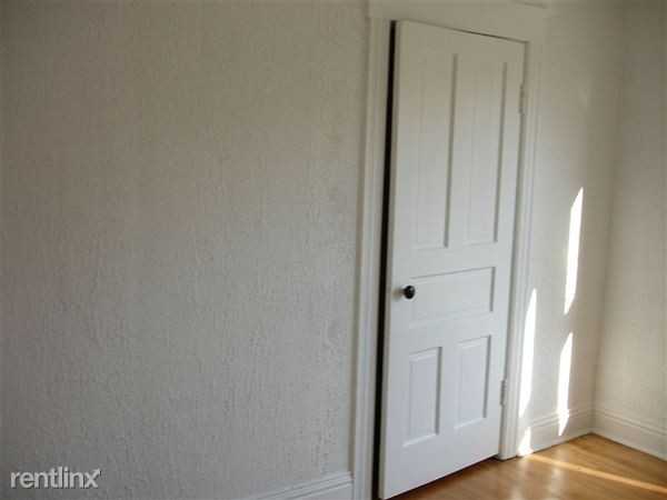 103 Lincoln St - Photo 2 of 9