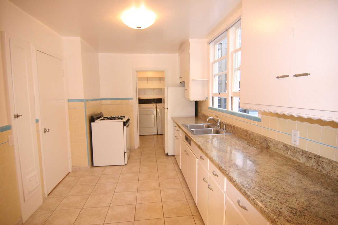 2844 Gough St - Photo 3 of 6