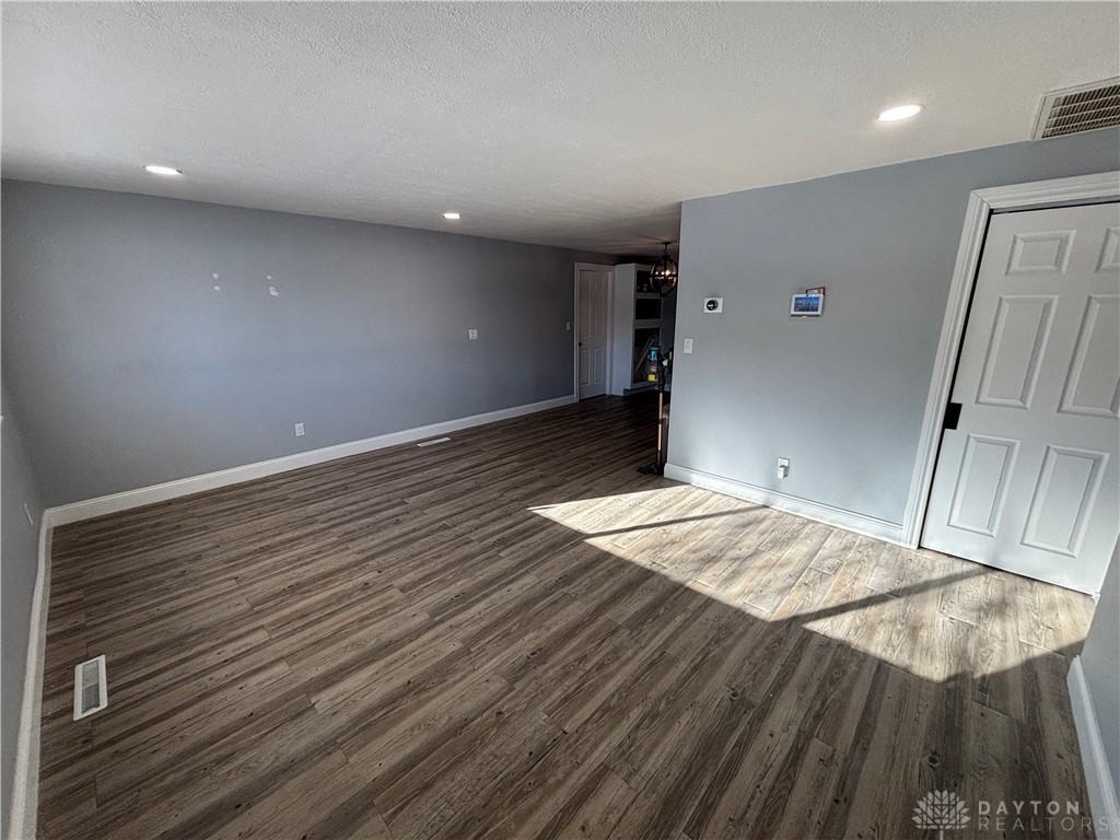 4595 Metlic Dr - Photo 3 of 18