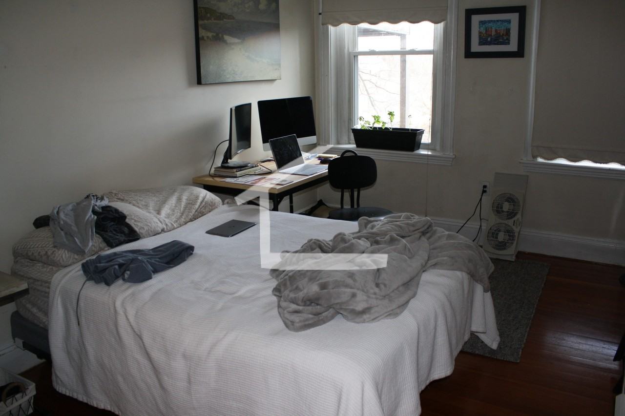 191 Winthrop Rd #5 - Photo 2 of 9