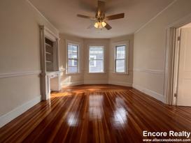 11 Fairfield St Unit 2A  