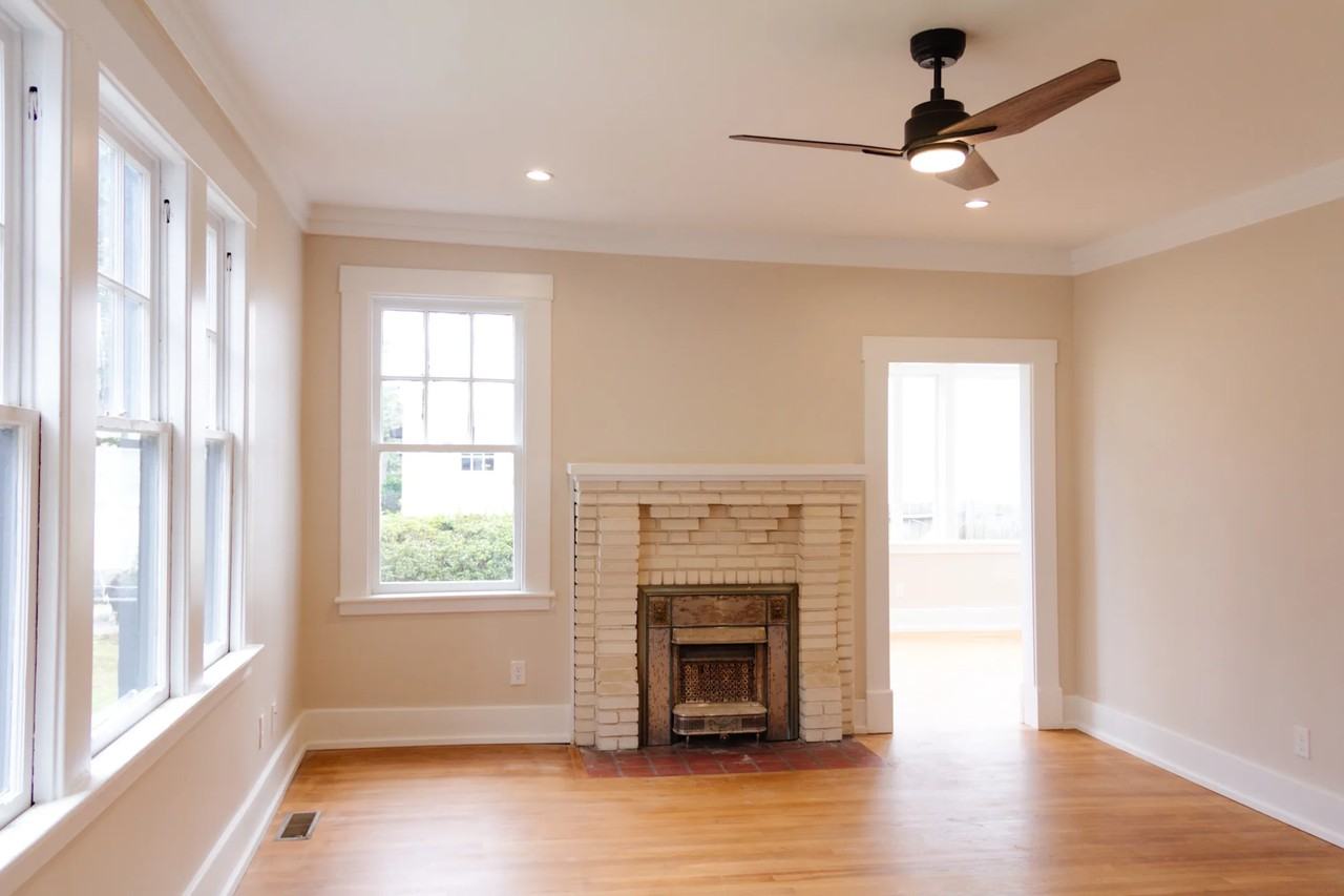 123 E 55th St - Photo 2 of 19