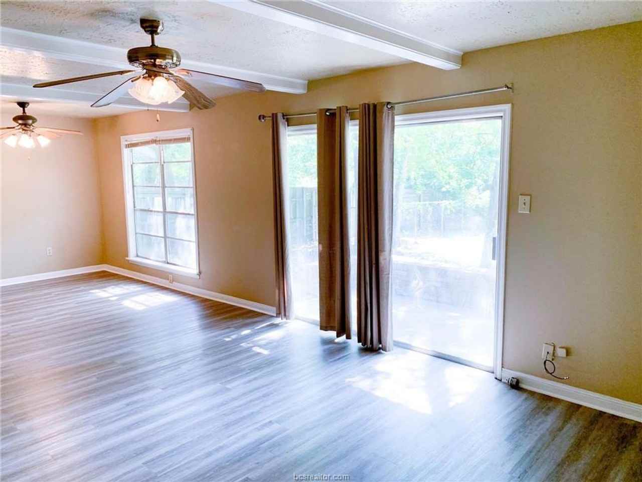 1104 Holleman Dr - Photo 3 of 18