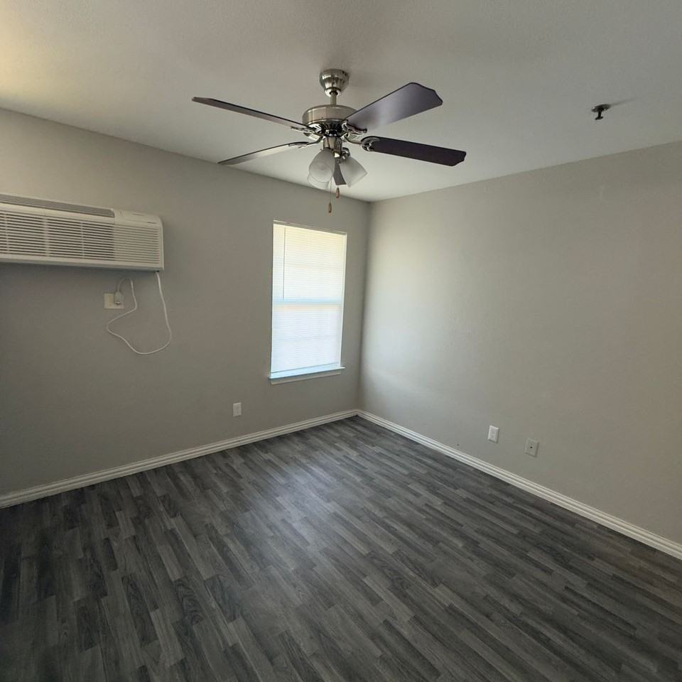 Lacy Lofts Apartments - Photo 3 of 18