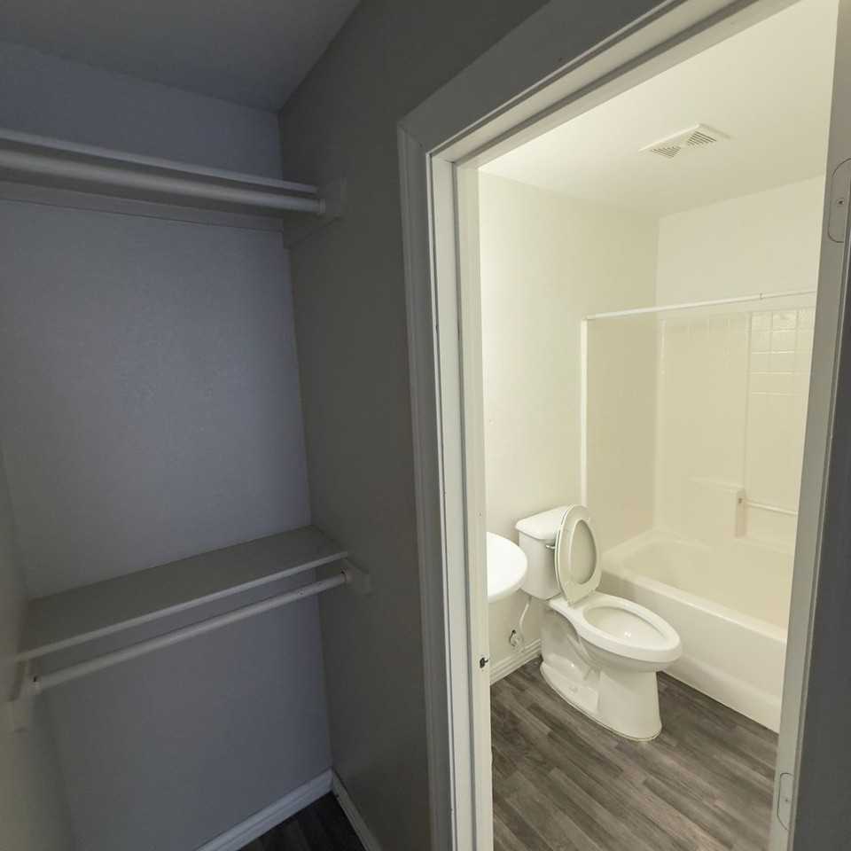 Lacy Lofts Apartments - Photo 4 of 18