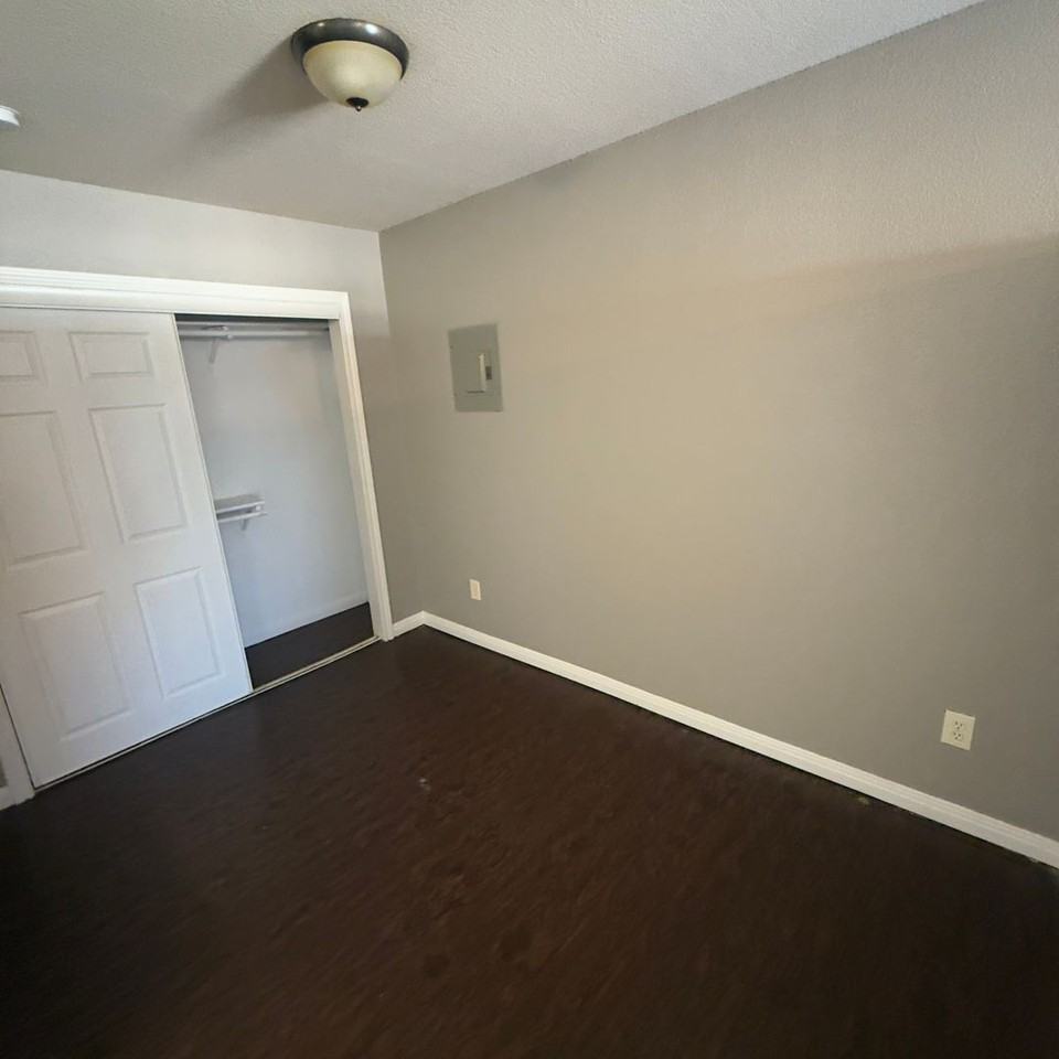 Lacy Lofts Apartments - Photo 4 of 21