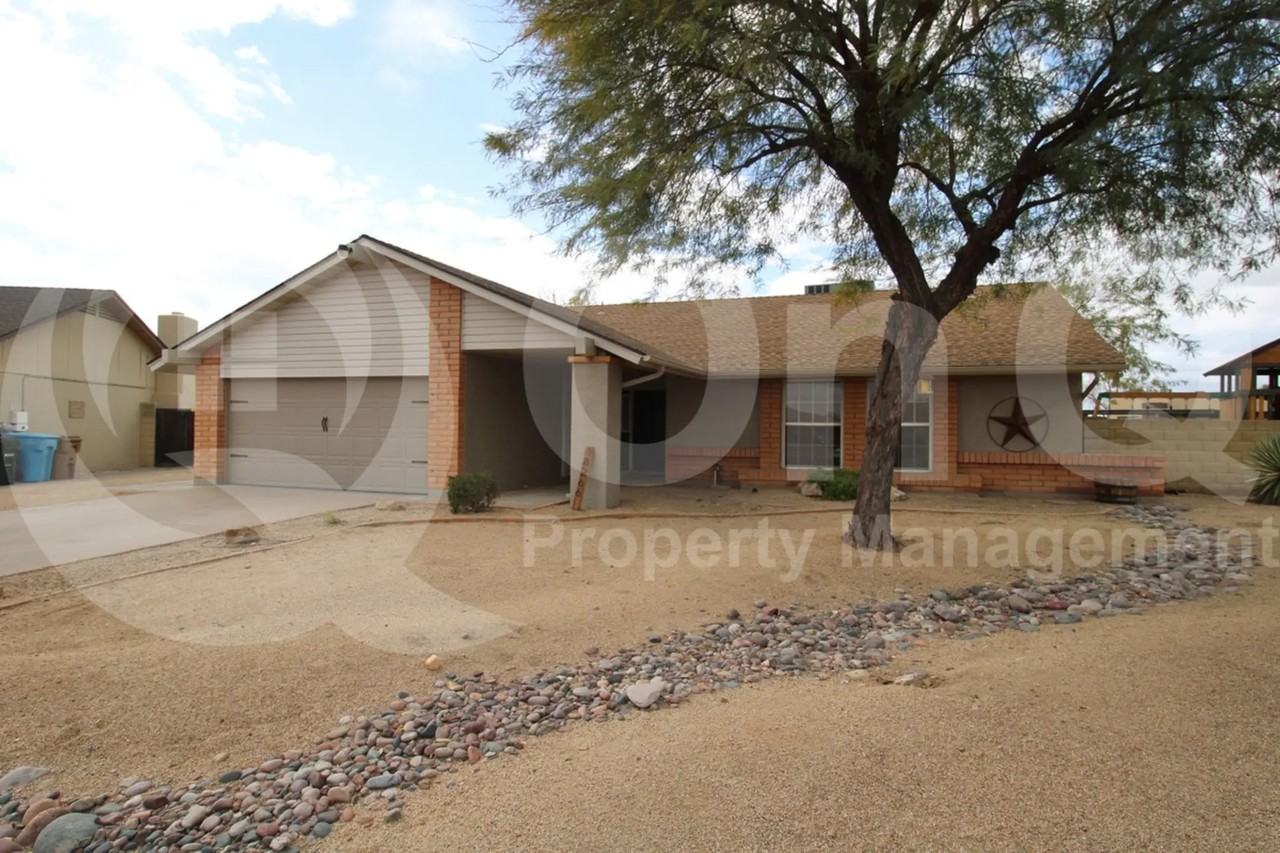 18266 N 39th Dr - Photo 2 of 26