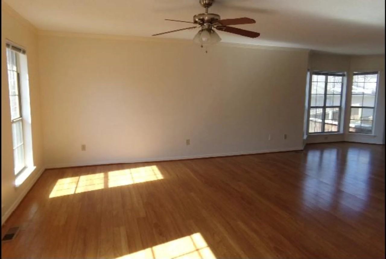 8 Forest Cir - Photo 3 of 10