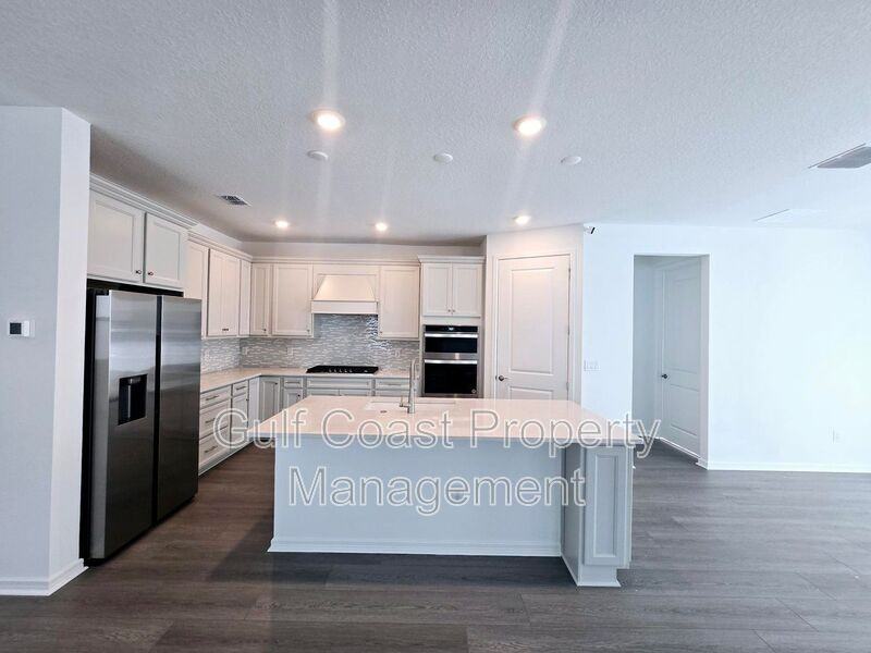 11224 Shoreline Trl - Photo 3 of 40
