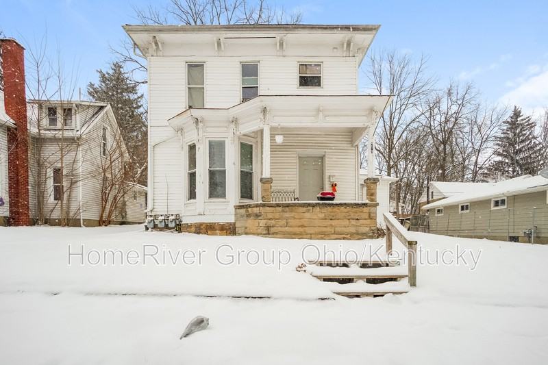 219 E Burgess St #B - Photo 2 of 37