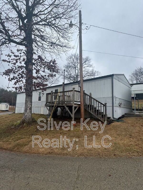 3000 Congress Pkwy S #14 - Photo 2 of 12