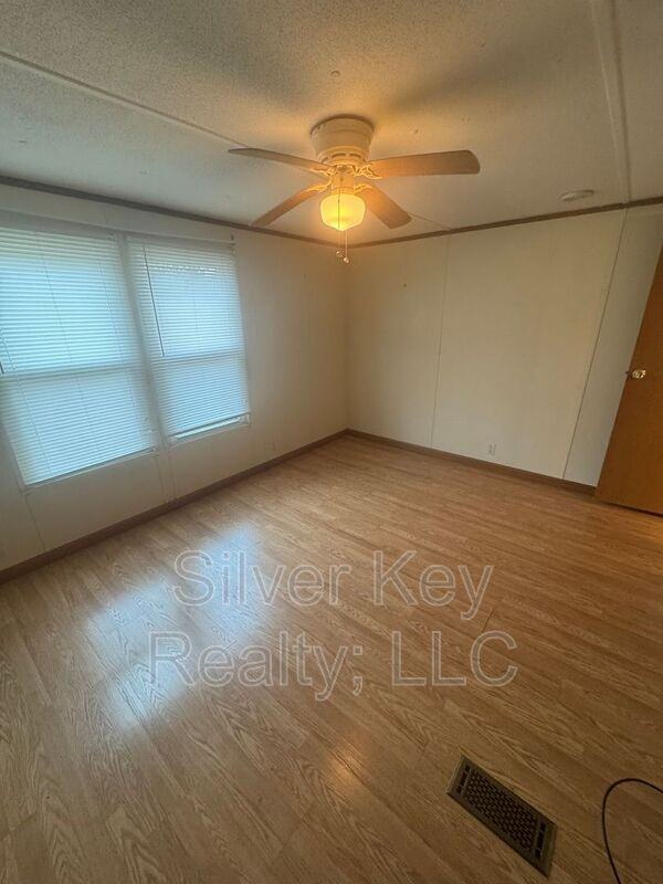 3000 Congress Pkwy S #14 - Photo 6 of 12