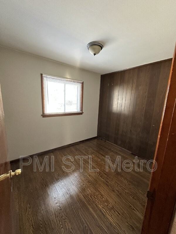 1450 Fairmeadows Ln - Photo 7 of 9