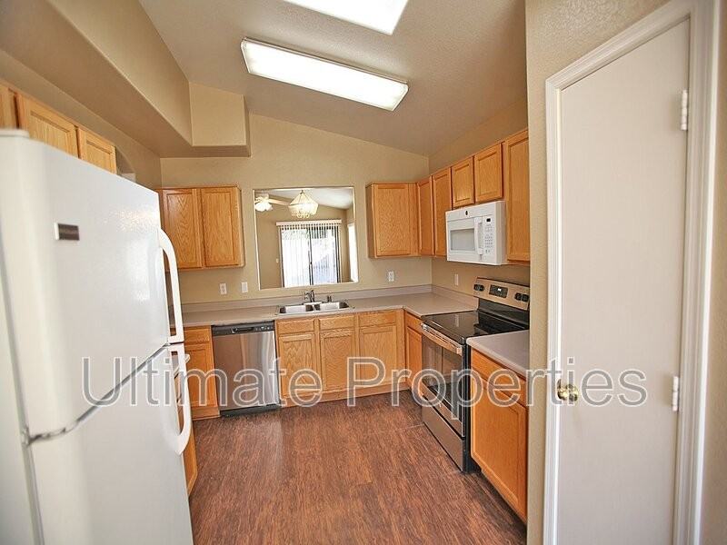 8570 W Rue De Lamour - Photo 4 of 27