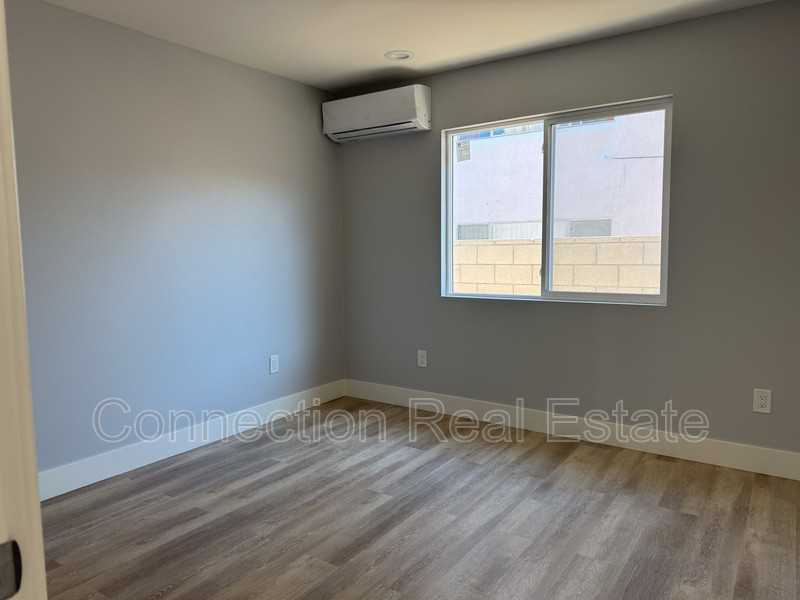 641 Ward St #5 - Photo 2 of 4