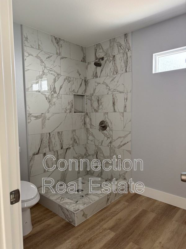 641 Ward St #5 - Photo 3 of 4