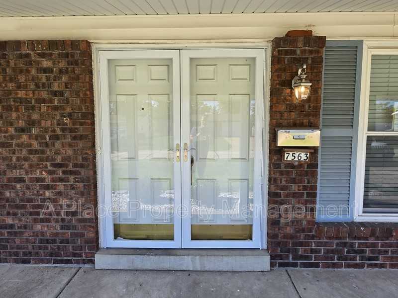 7563 Georgetown Dr - Photo 2 of 15