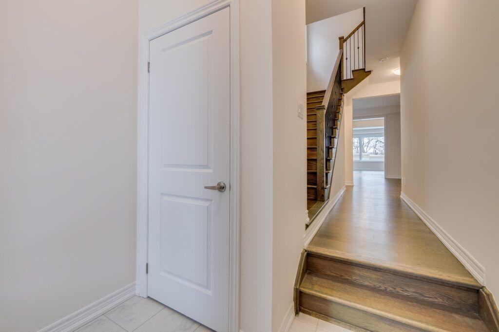 284 Broadacre Dr - Photo 2 of 16