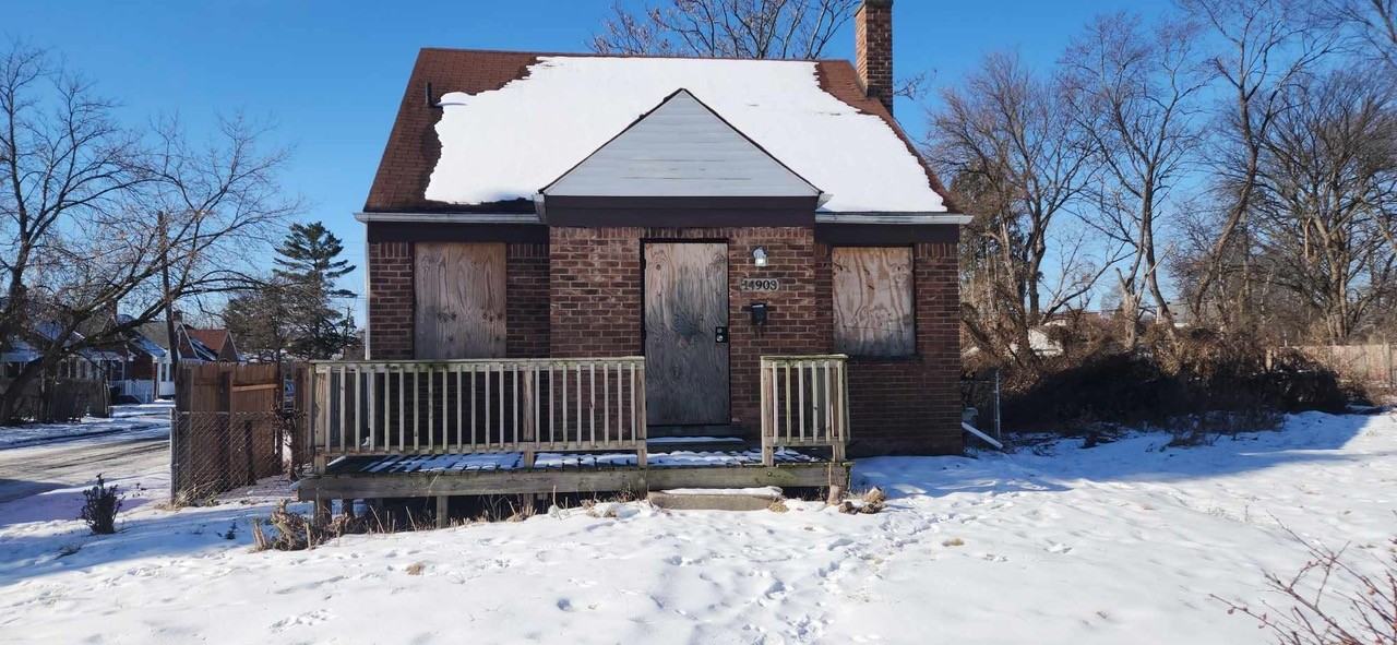 14903 Woodmont Ave - Photo 2 of 12