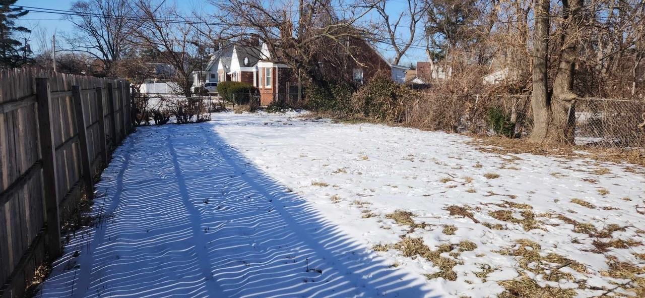 14903 Woodmont Ave - Photo 3 of 12