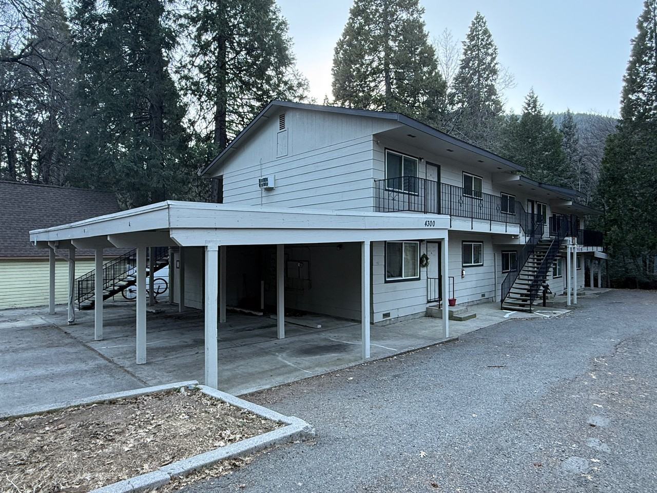 4300 Gray St - Photo 2 of 5