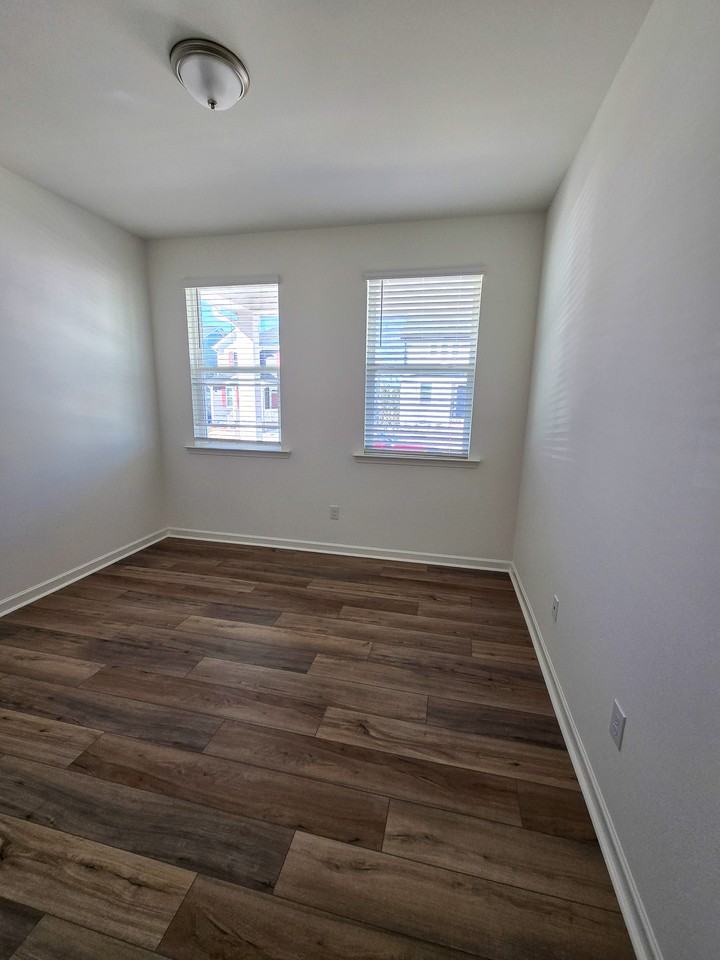 1352 Underbrush Dr - Photo 6 of 50