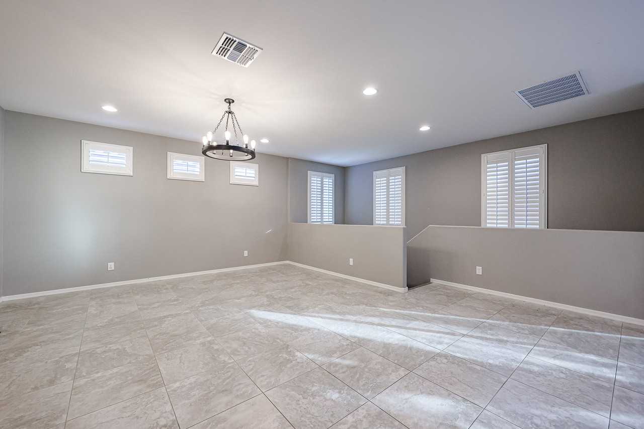 4212 E Erie St - Photo 6 of 39