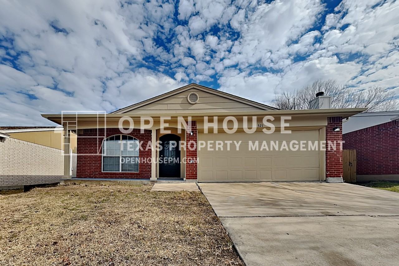 521 Hollyberry Dr - Photo 2 of 20