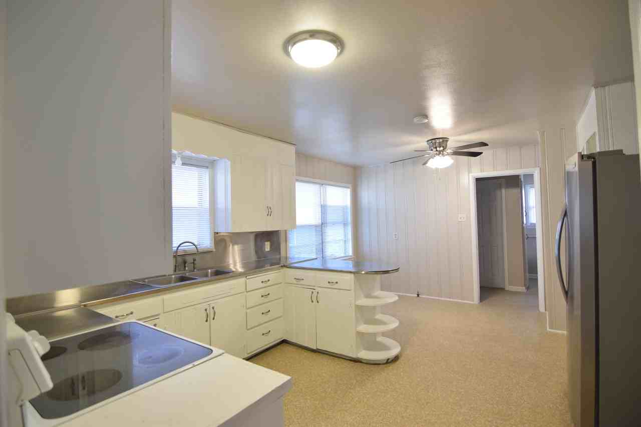 1317 S 15th St - Photo 6 of 21