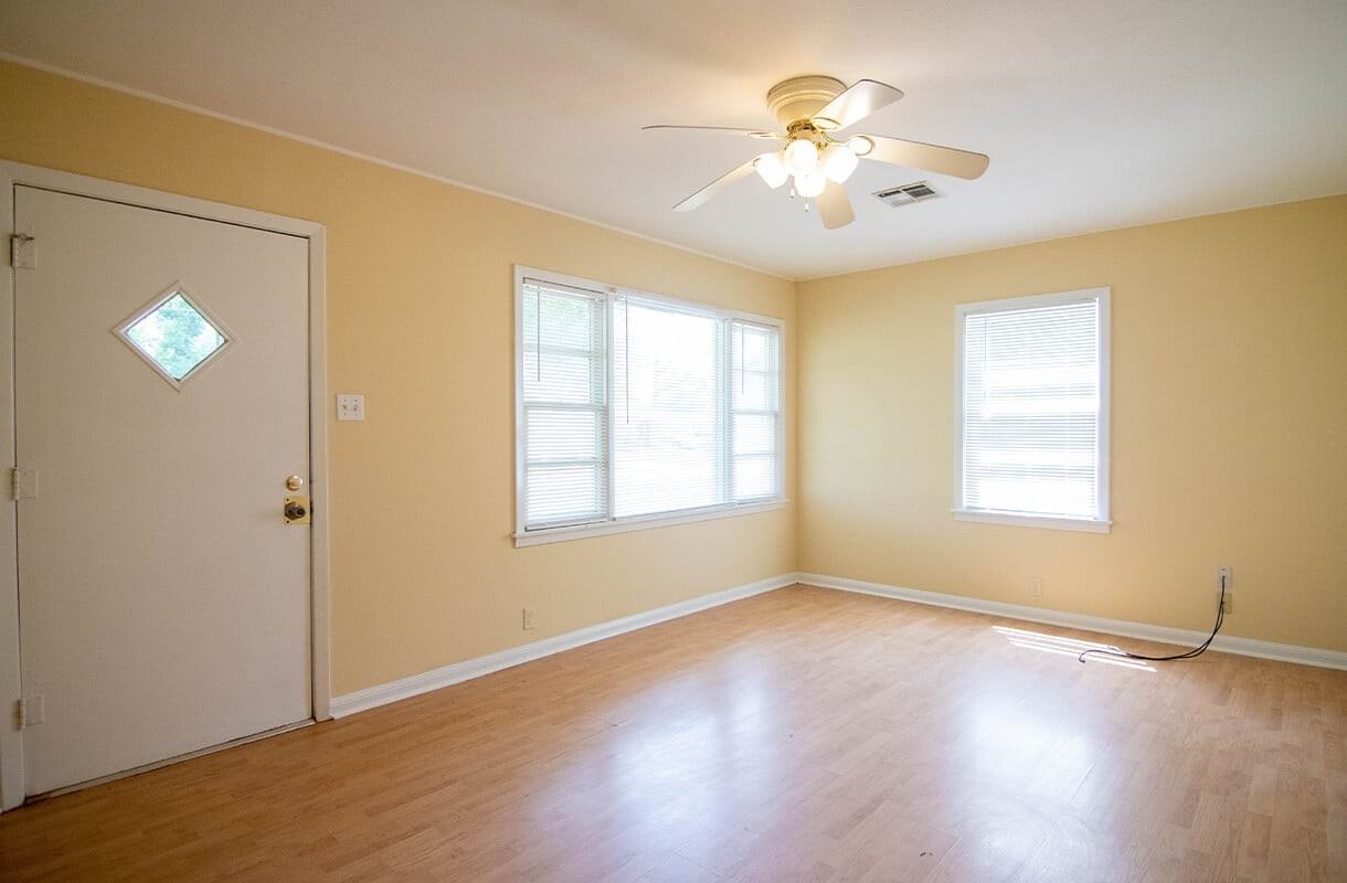 1321 California St - Photo 2 of 8