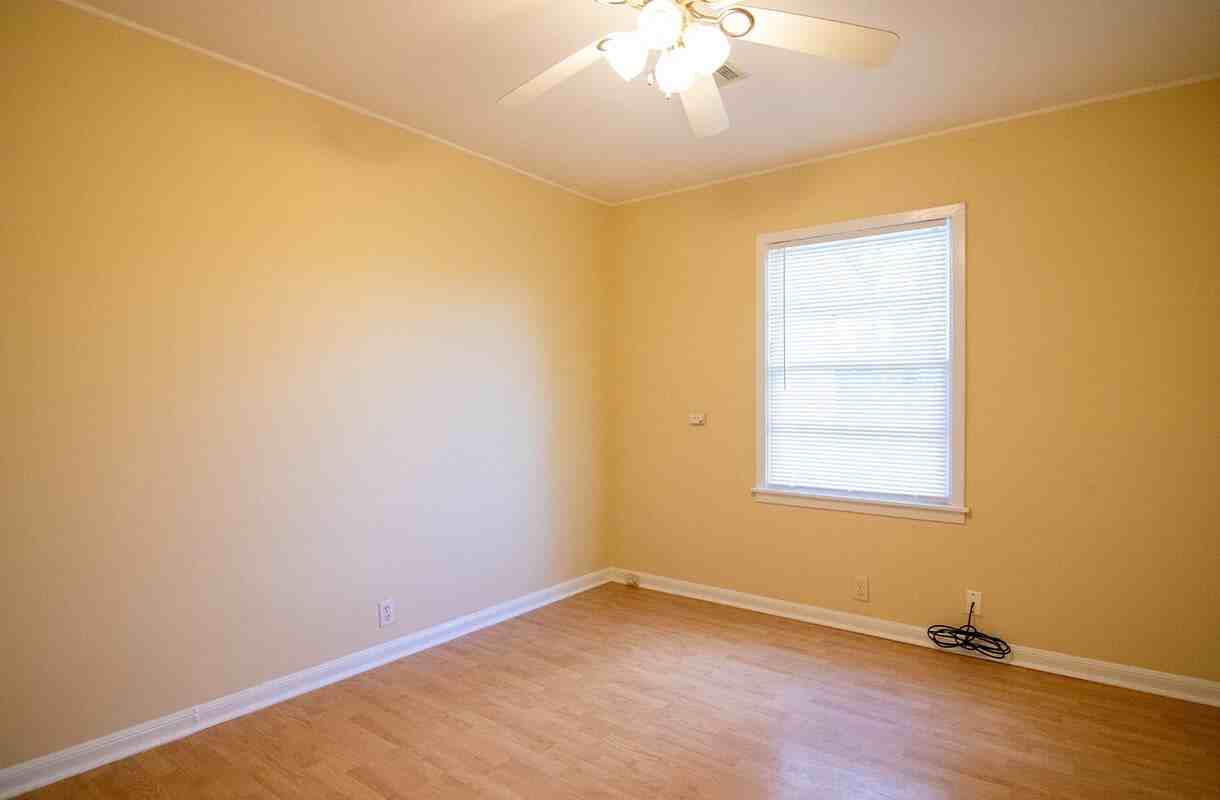 1321 California St - Photo 4 of 8