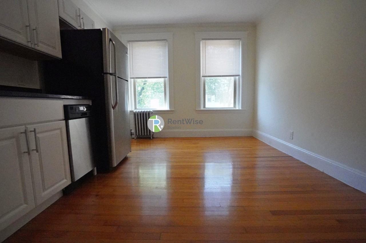 1850 Commonwealth Ave #45 - Photo 4 of 23