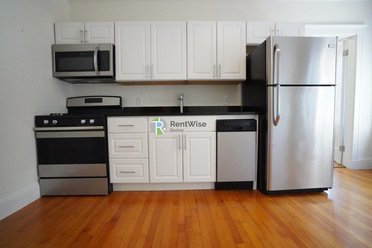 1850 Commonwealth Ave #45 - Photo 7 of 23