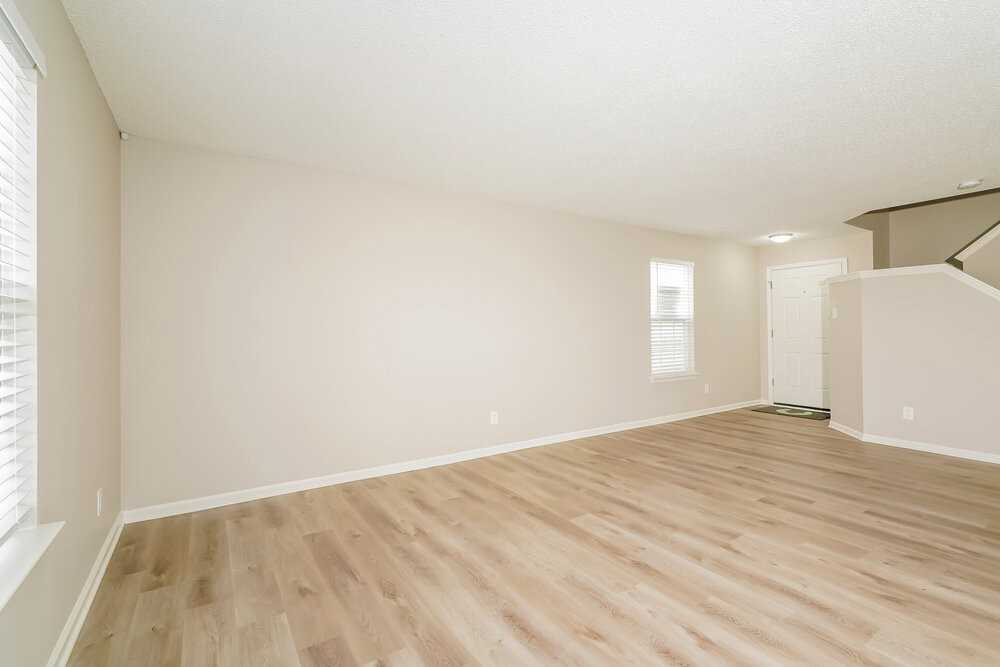 1245 Kenwood Dr - Photo 4 of 17