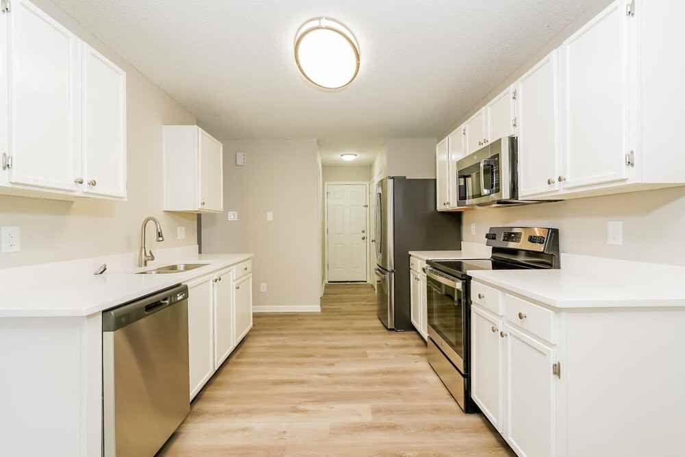 1245 Kenwood Dr - Photo 6 of 17