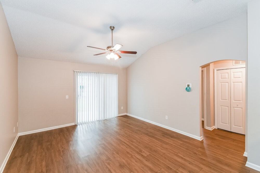 8062 Welbeck Ln - Photo 3 of 16