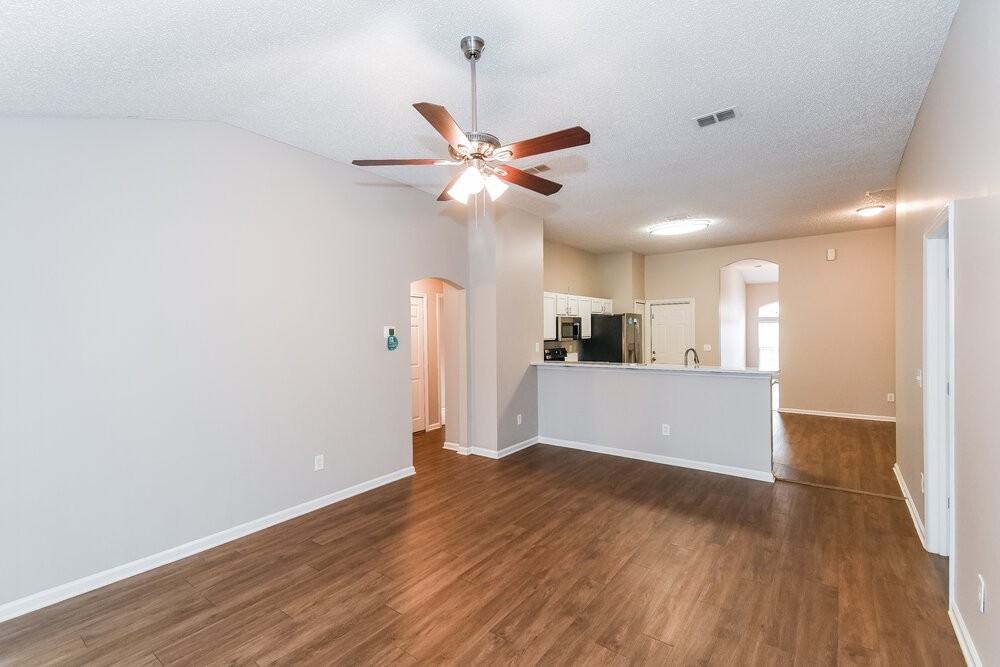 8062 Welbeck Ln - Photo 4 of 16