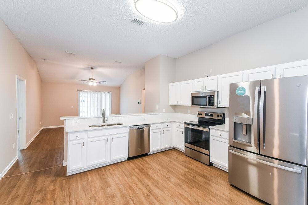 8062 Welbeck Ln - Photo 6 of 16