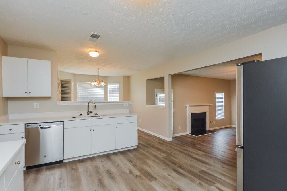 1609 Zacharys Way - Photo 7 of 17